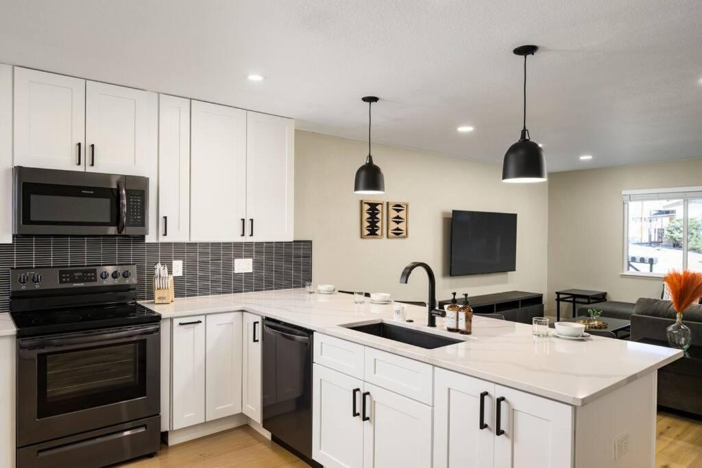 Cheerful Denver Hideaway W 2 Queen Beds Unit B Arvada Esterno foto